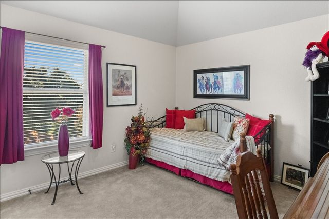 8402 Pecan Creek Drive, Arlington, TX 76001