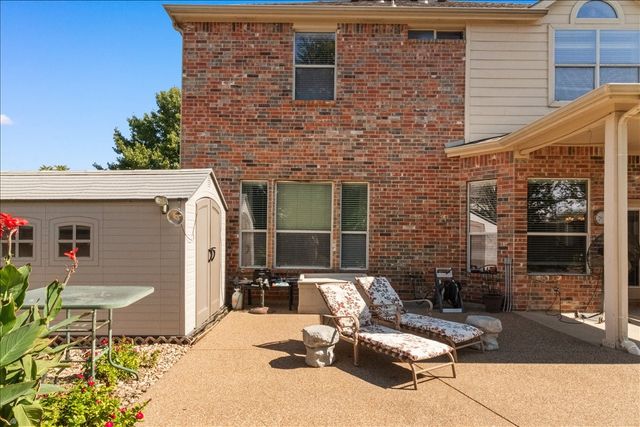 8402 Pecan Creek Drive, Arlington, TX 76001