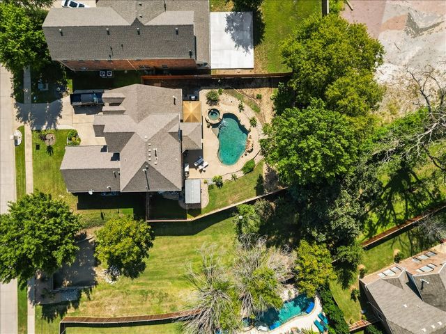 8402 Pecan Creek Drive, Arlington, TX 76001