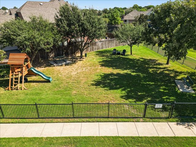 8402 Pecan Creek Drive, Arlington, TX 76001
