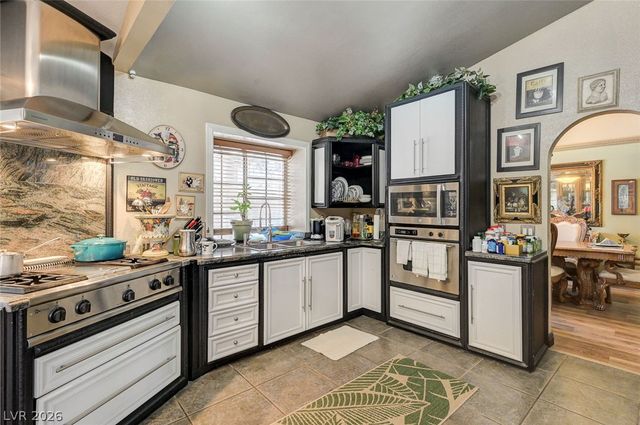 6790 West Oakey Boulevard, Las Vegas, NV 89146