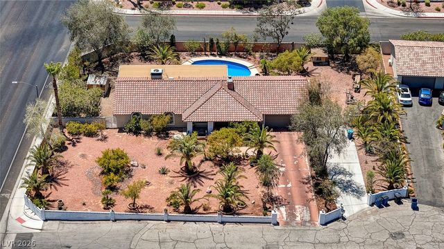 6790 West Oakey Boulevard, Las Vegas, NV 89146