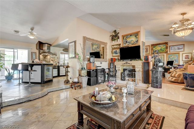 6790 West Oakey Boulevard, Las Vegas, NV 89146
