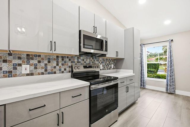 94 SAUSALITO Circle, Boynton Beach, FL 33436
