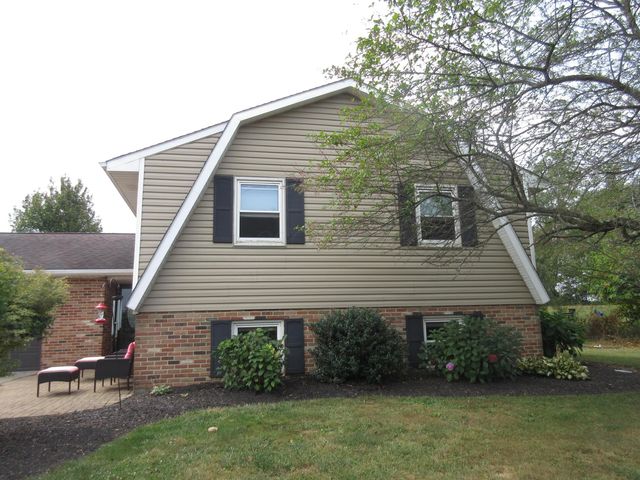 1906 Seminary Road, Heath, OH 43056