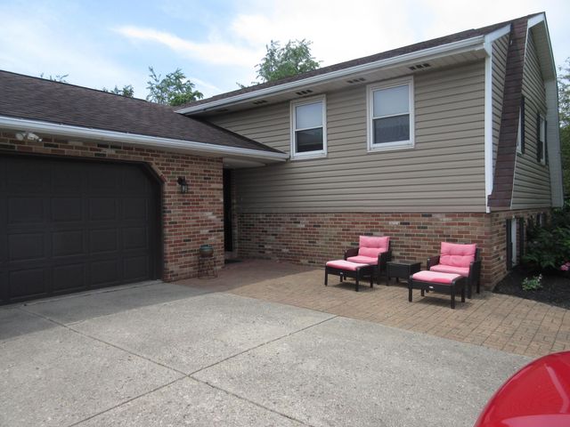 1906 Seminary Road, Heath, OH 43056