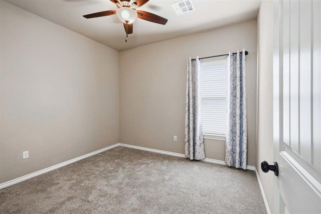 20559 Creekside Drive, Harrah, OK 73045