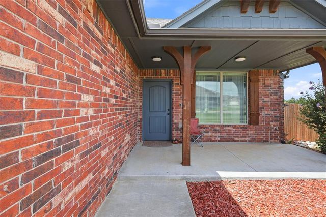 20559 Creekside Drive, Harrah, OK 73045
