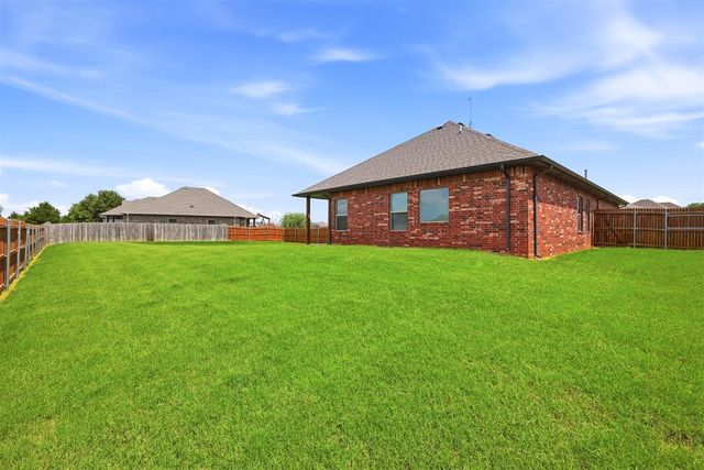 20559 Creekside Drive, Harrah, OK 73045