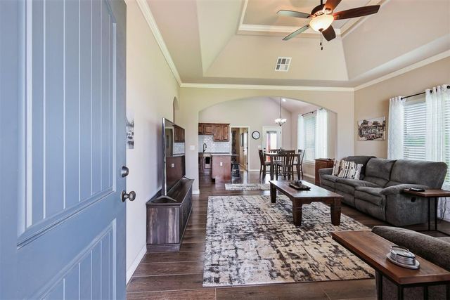 20559 Creekside Drive, Harrah, OK 73045