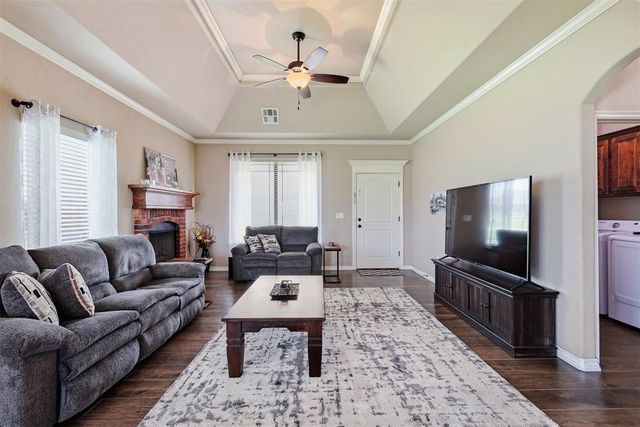 20559 Creekside Drive, Harrah, OK 73045