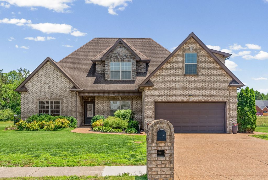 7666 Knobdate Rd, Smyrna, TN 37167