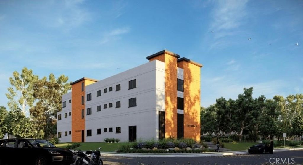 5304 S Figueroa, Los Angeles, CA 90037