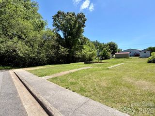 100 4th Em Street, Marion, NC 28752