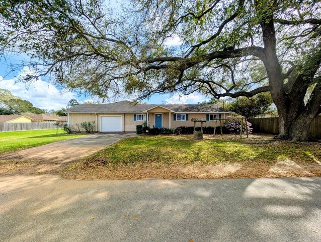 2506 Heights Street, Liberty, TX 77575
