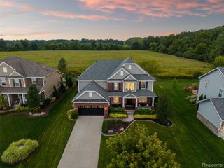 2210 Findley Circle, Orion Charter Township, MI 48360