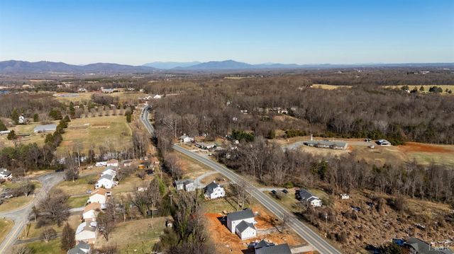 3 Thomas Jefferson Road, Forest, VA 24551