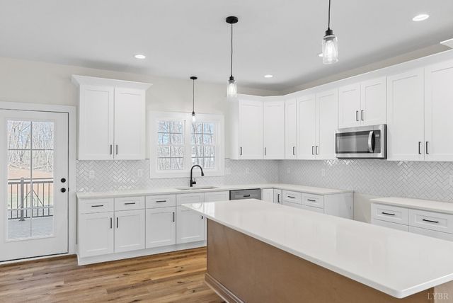 3 Thomas Jefferson Road, Forest, VA 24551