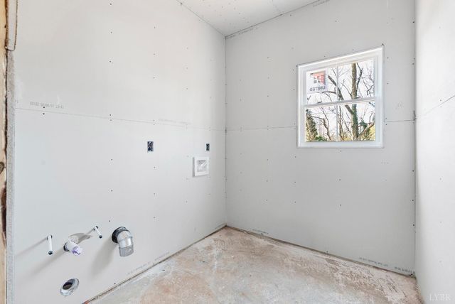 3 Thomas Jefferson Road, Forest, VA 24551