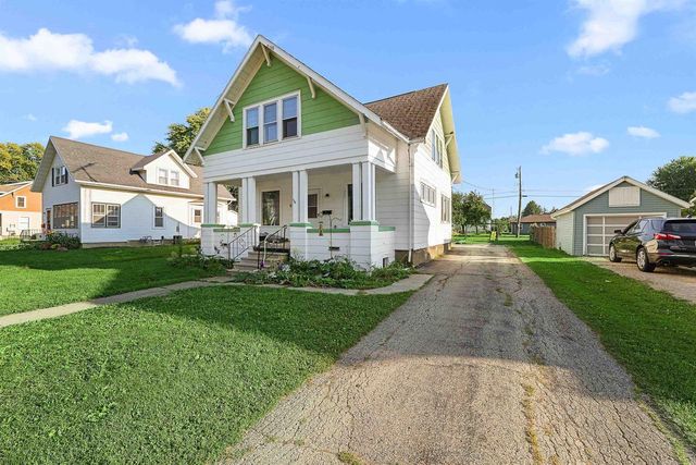 145 E Burnett Street, Beaver Dam, WI 53916