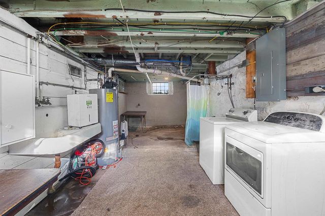 145 E Burnett Street, Beaver Dam, WI 53916