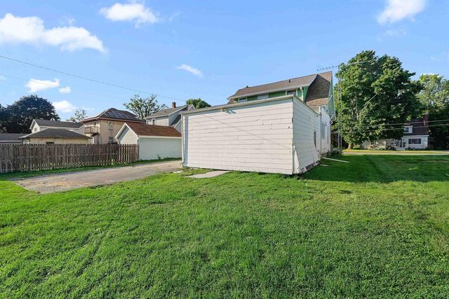 145 E Burnett Street, Beaver Dam, WI 53916