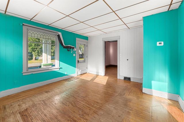 145 E Burnett Street, Beaver Dam, WI 53916