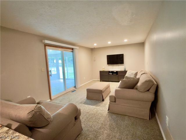 8861 Groveside Drive, Strongsville, OH 44136