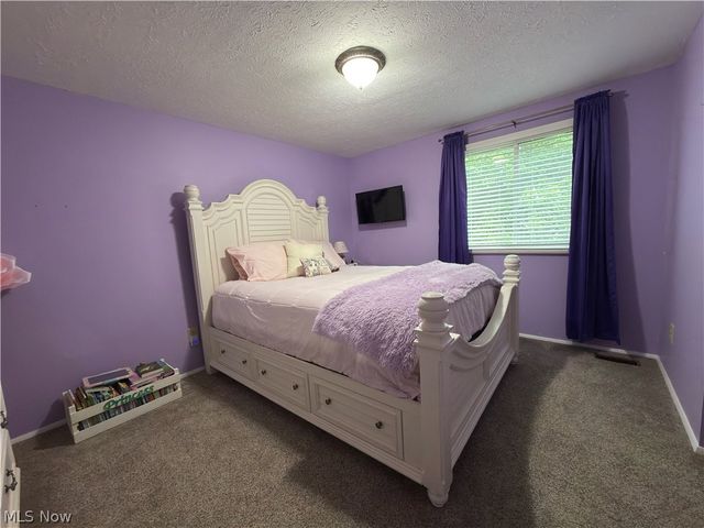 8861 Groveside Drive, Strongsville, OH 44136