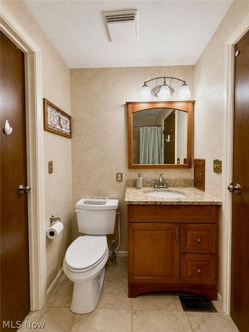 8861 Groveside Drive, Strongsville, OH 44136