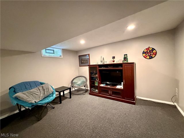 8861 Groveside Drive, Strongsville, OH 44136