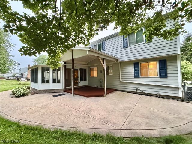 8861 Groveside Drive, Strongsville, OH 44136