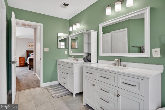 17565 BROOKVILLE CT, Round Hill, VA 20141