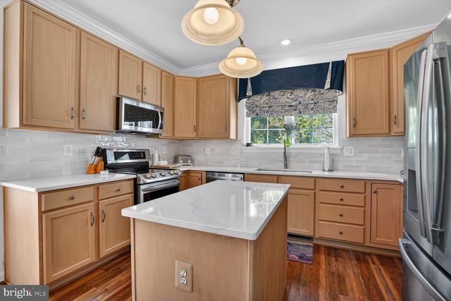 17565 BROOKVILLE CT, Round Hill, VA 20141