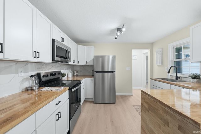 2132 Medford Drive, Fort Wayne, IN 46803