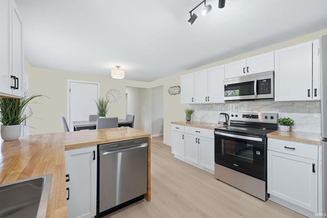 2132 Medford Drive, Fort Wayne, IN 46803