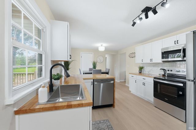 2132 Medford Drive, Fort Wayne, IN 46803