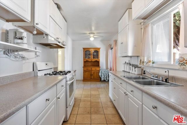 980 W Summerland Avenue, San Pedro (los Angeles), CA 90731