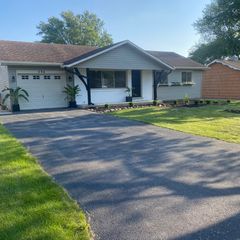 594 W Comstock Avenue, Elmhurst, IL 60126