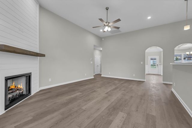 641 Woodrush Dr, Clarksville, TN 37040