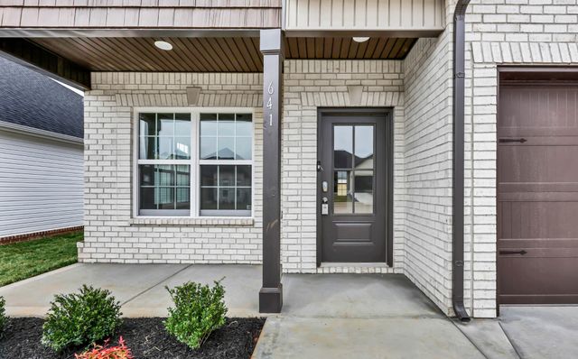 641 Woodrush Dr, Clarksville, TN 37040