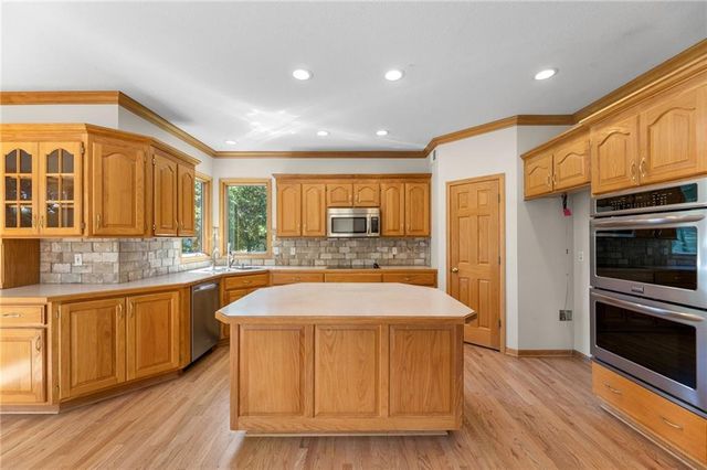 7447 Mize Road, Shawnee, KS 66227