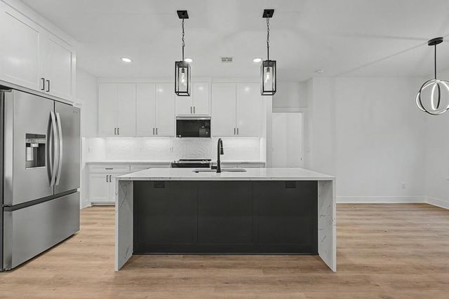 8 Borle Circle, Bella Vista, AR 72714