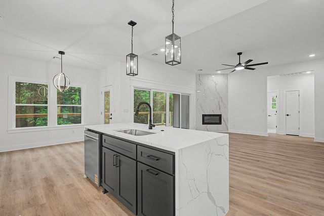 8 Borle Circle, Bella Vista, AR 72714