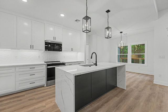 8 Borle Circle, Bella Vista, AR 72714