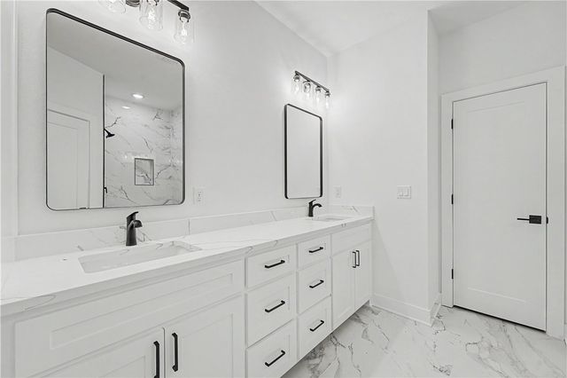 8 Borle Circle, Bella Vista, AR 72714
