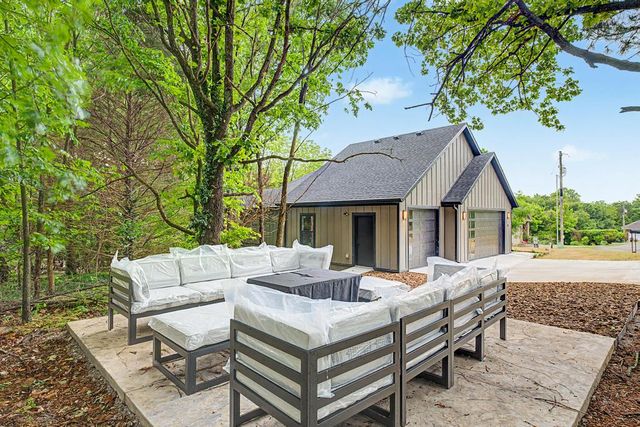 8 Borle Circle, Bella Vista, AR 72714