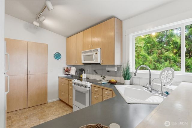 610 Tala Shore Drive, Port Ludlow, WA 98365