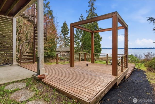 610 Tala Shore Drive, Port Ludlow, WA 98365