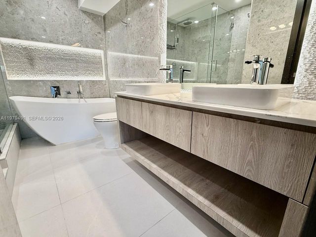 900 Bay Dr 524, Miami Beach, FL 33141